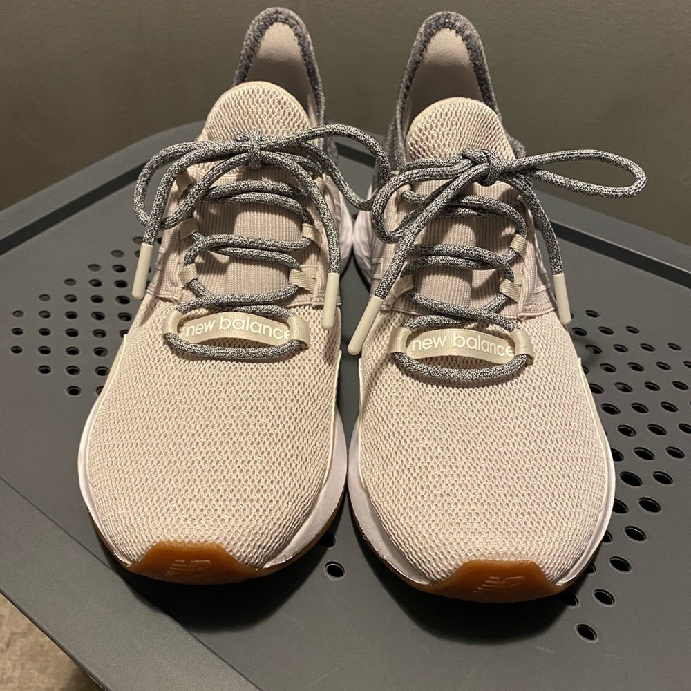 New Balance ROAV women’s